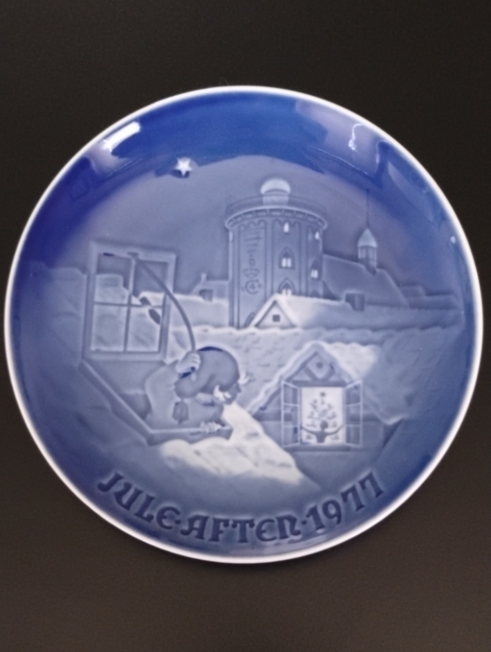 1977 Bing & Grondahl Jule Aften Copenhagen Porcelain Collector Plate   7.25"